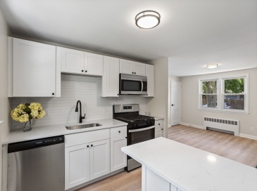 15 Genetti Street, Bedford, Massachusetts, 2 Bedrooms Bedrooms, 4 Rooms Rooms,1 BathroomBathrooms,Residential Lease,For Rent,Genetti Street,73463787