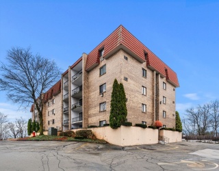 159 Franklin St, Stoneham, Massachusetts, 1 Bedroom Bedrooms, 4 Rooms Rooms,1 BathroomBathrooms,Residential,For Sale,Franklin St,73463884