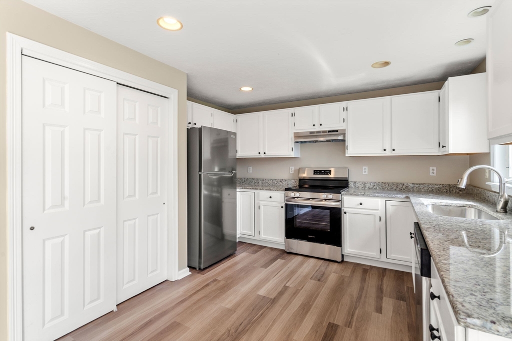 33 Fuller Ave, Attleboro, Massachusetts, 3 Bedrooms Bedrooms, 5 Rooms Rooms,1.5 BathroomsBathrooms,Residential Lease,For Rent,Fuller Ave,73463889