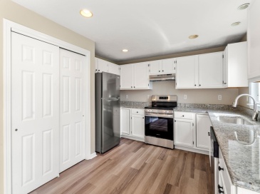 33 Fuller Ave, Attleboro, Massachusetts, 3 Bedrooms Bedrooms, 5 Rooms Rooms,1.5 BathroomsBathrooms,Residential Lease,For Rent,Fuller Ave,73463889