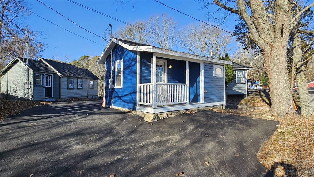 825 Scenic Hwy, Bourne, Massachusetts, 1 Bedroom Bedrooms, 3 Rooms Rooms,1 BathroomBathrooms,Residential Lease,For Rent,Scenic Hwy,73463892