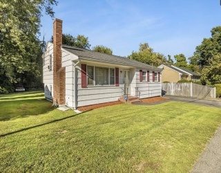 11 Boyden St, Brockton, Massachusetts, 4 Bedrooms Bedrooms, 5 Rooms Rooms,2 BathroomsBathrooms,Residential Lease,For Rent,Boyden St,73463919