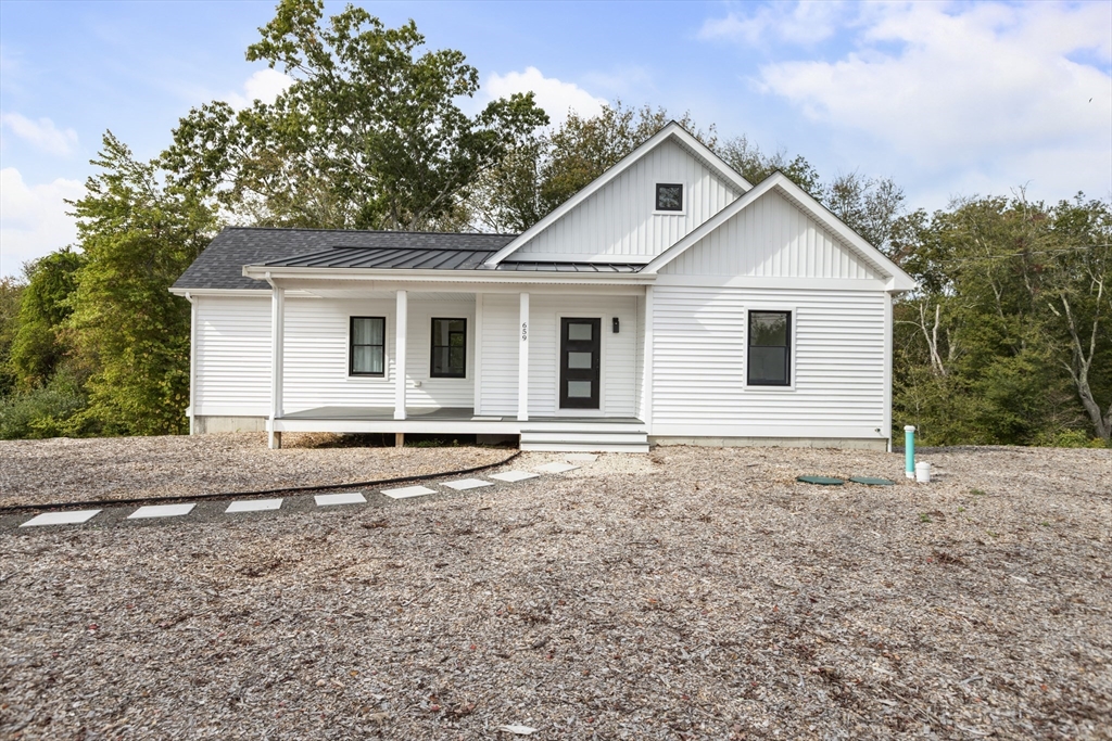 659 Sodom Road, Westport, Massachusetts, 2 Bedrooms Bedrooms, 4 Rooms Rooms,1.5 BathroomsBathrooms,Residential Lease,For Rent,Sodom Road,73440802