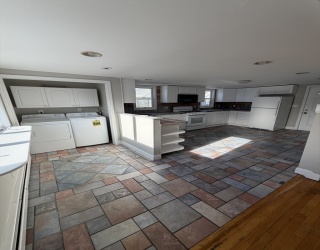 18 Grove St, Lynn, Massachusetts, 4 Bedrooms Bedrooms, 5 Rooms Rooms,2 BathroomsBathrooms,Residential Lease,For Rent,Grove St,73463943