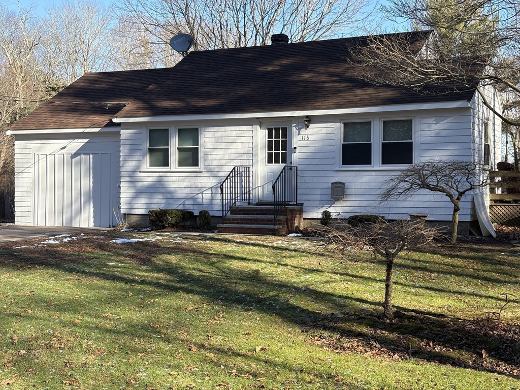 116 Bedford St, West Bridgewater, Massachusetts, 3 Bedrooms Bedrooms, 5 Rooms Rooms,1 BathroomBathrooms,Residential,For Sale,Bedford St,73463951