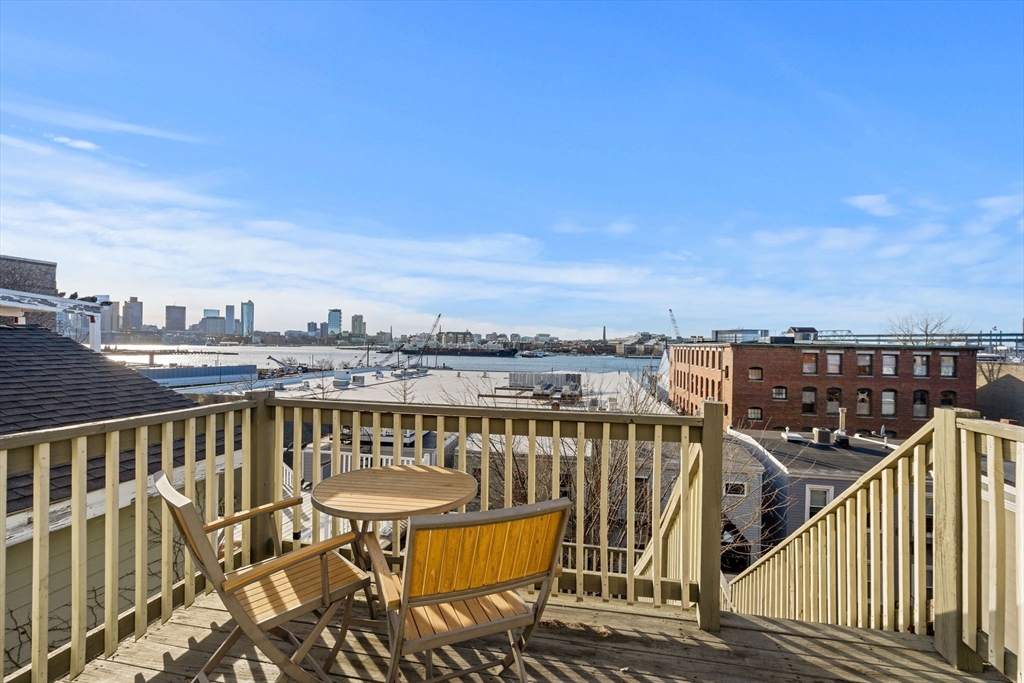 294 Meridian Street, Boston, Massachusetts, 1 Bedroom Bedrooms, 3 Rooms Rooms,1 BathroomBathrooms,Residential Lease,For Rent,Meridian Street,73461041