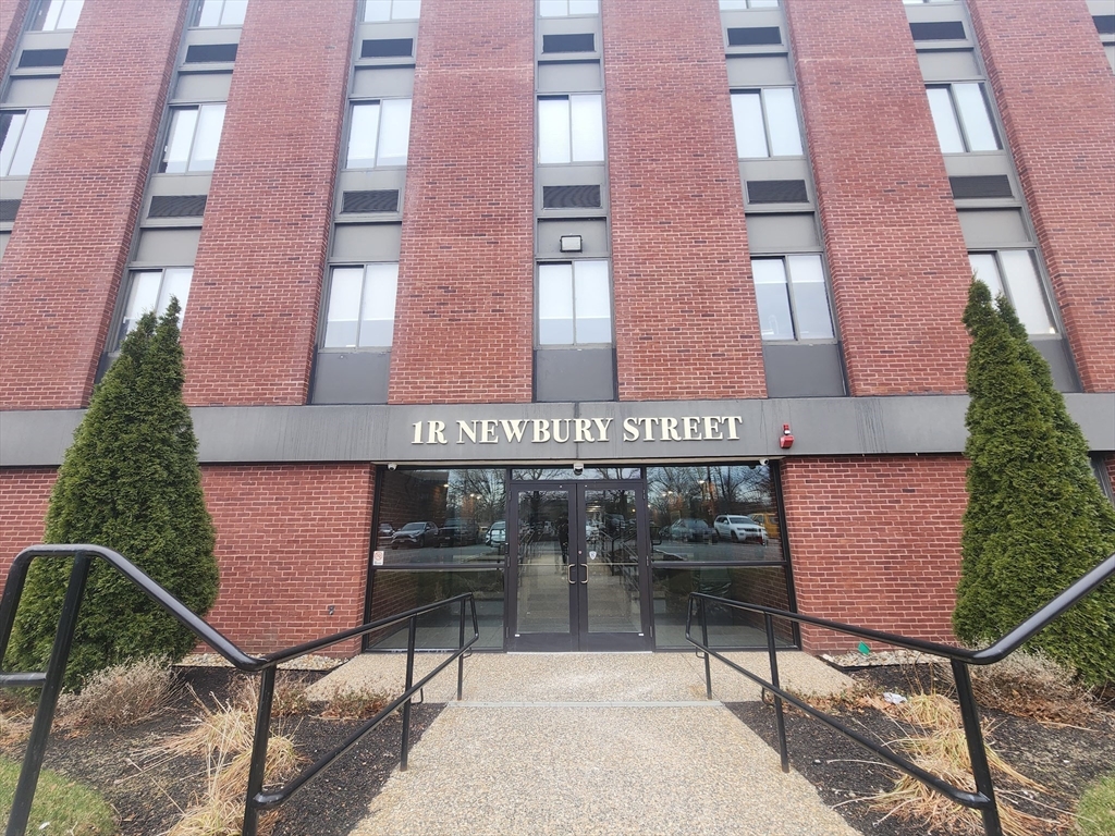 1R Newbury St, Peabody, Massachusetts, ,Commercial Lease,For Rent,Newbury St,73463985