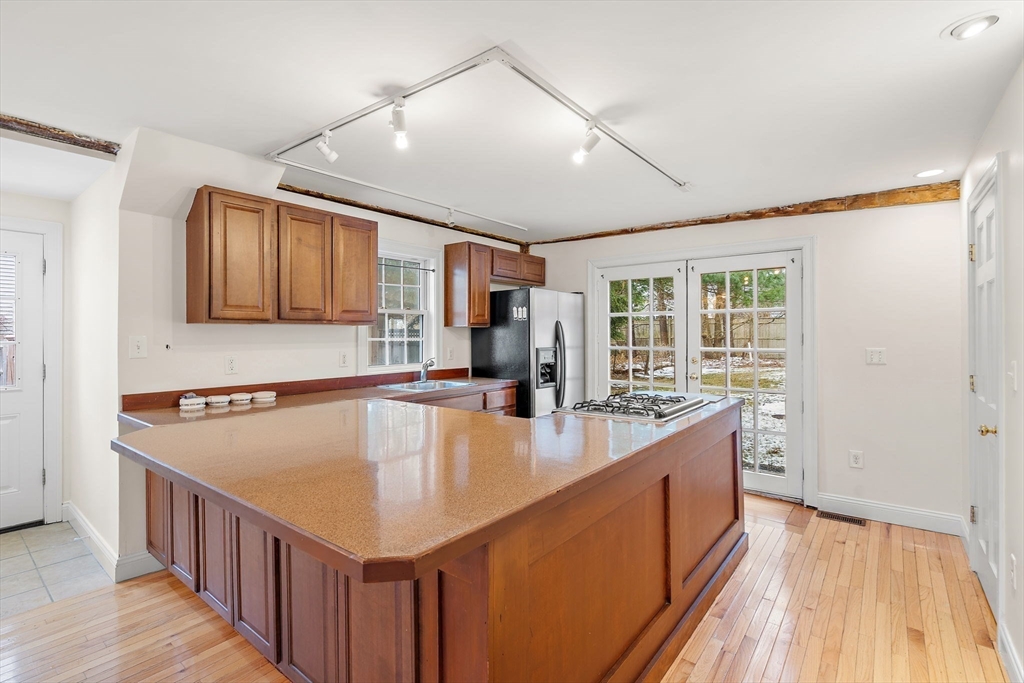 35 Water Street, Concord, Massachusetts, 3 Bedrooms Bedrooms, 9 Rooms Rooms,3 BathroomsBathrooms,Residential Lease,For Rent,Water Street,73464012