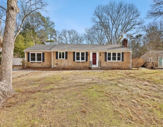 90 Guildford Rd, Barnstable, Massachusetts, 3 Bedrooms Bedrooms, 7 Rooms Rooms,2 BathroomsBathrooms,Residential,For Sale,Guildford Rd,73464010