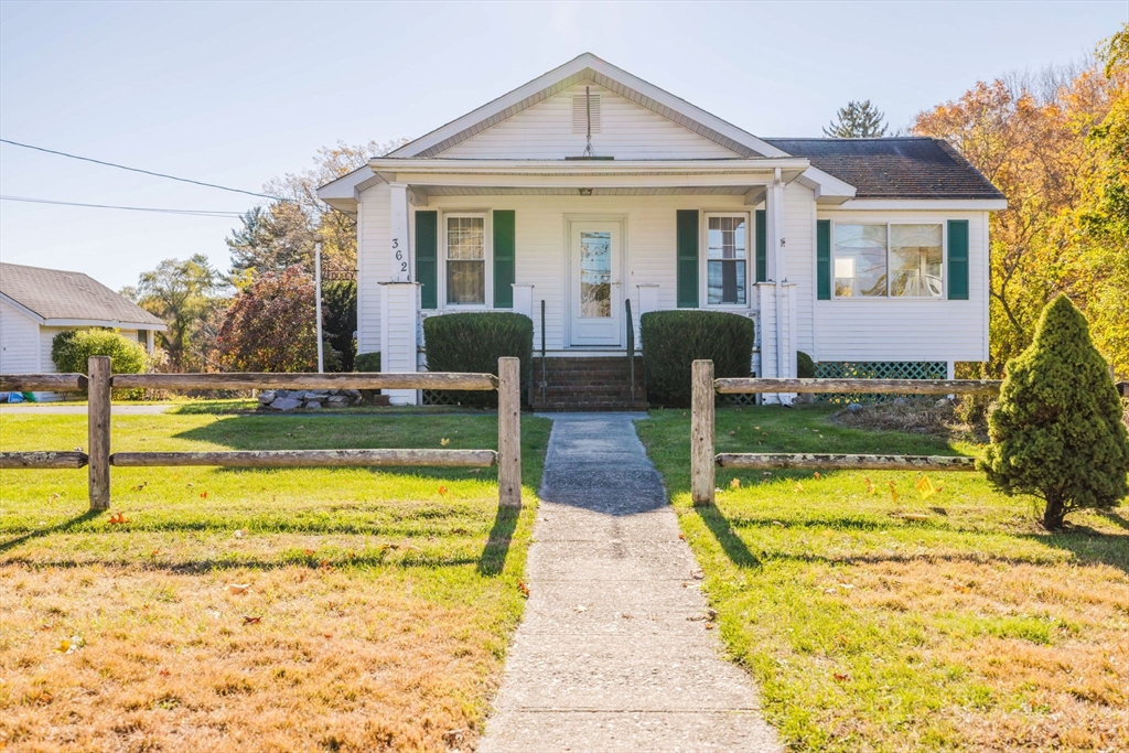 362 East St, Wrentham, Massachusetts, 3 Bedrooms Bedrooms, 6 Rooms Rooms,1 BathroomBathrooms,Residential,For Sale,East St,73446449