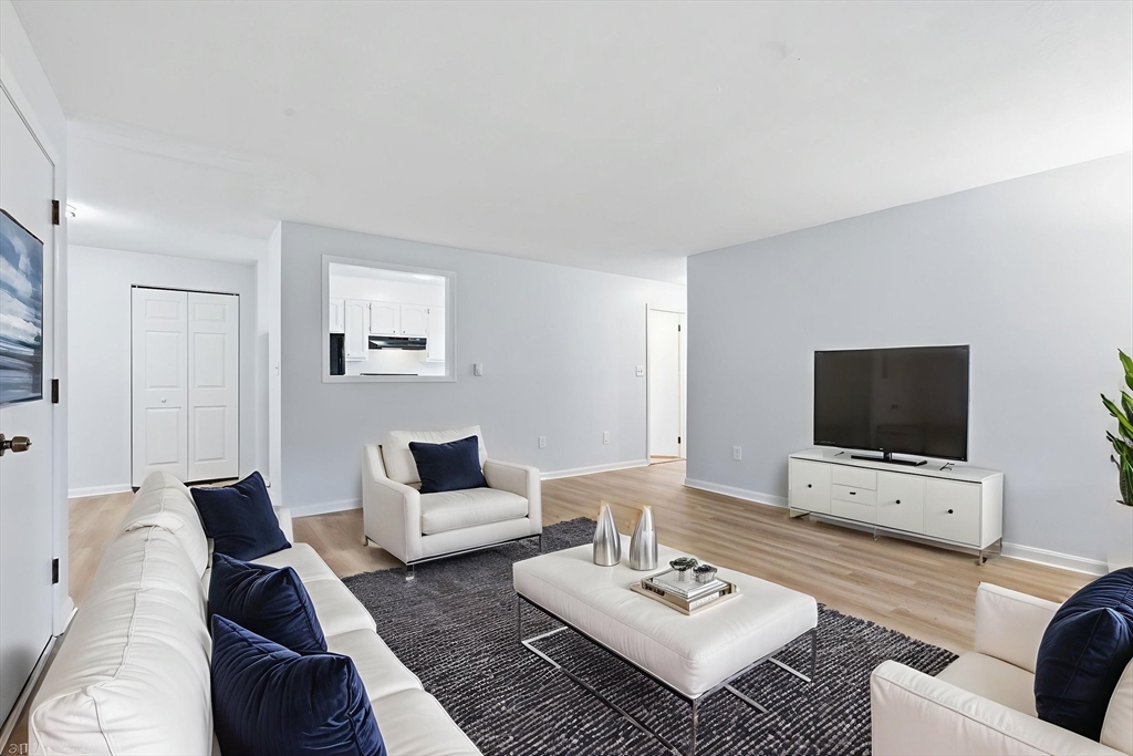 440 North Ave, Haverhill, Massachusetts, 2 Bedrooms Bedrooms, 5 Rooms Rooms,1 BathroomBathrooms,Residential,For Sale,North Ave,73456533