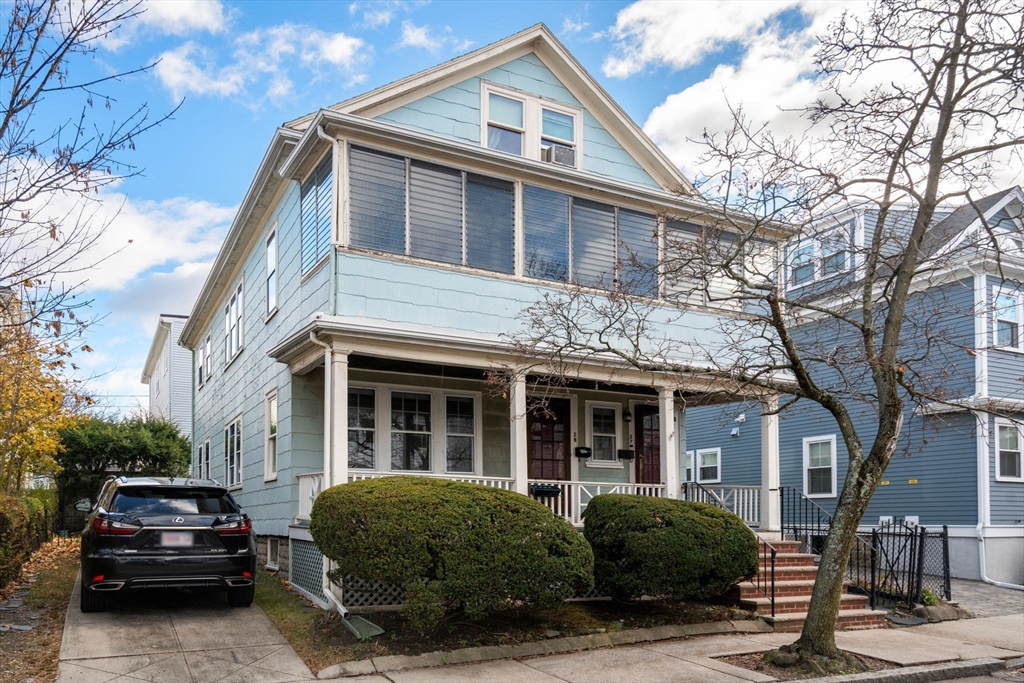 27 Boston Ave, Somerville, Massachusetts, 5 Bedrooms Bedrooms, 11 Rooms Rooms,2 BathroomsBathrooms,Residential Income,For Sale,Boston Ave,73456579