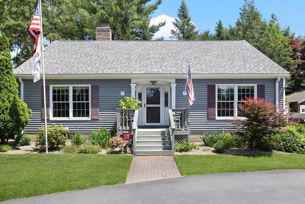 43 Edgewater Drive, Blackstone, Massachusetts, 3 Bedrooms Bedrooms, 6 Rooms Rooms,2 BathroomsBathrooms,Residential,For Sale,Edgewater Drive,73451589