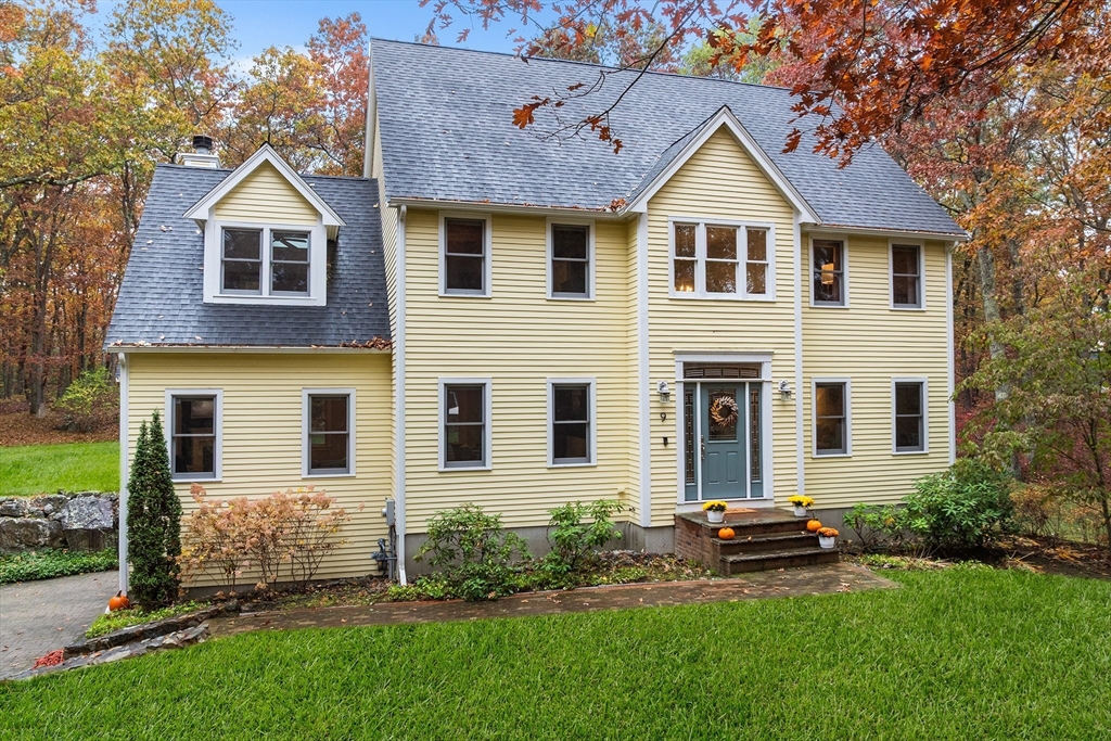 9 Hawk Way, Georgetown, Massachusetts, 4 Bedrooms Bedrooms, 8 Rooms Rooms,2.5 BathroomsBathrooms,Residential,For Sale,Hawk Way,73451490