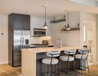 375 Canal St, Somerville, Massachusetts, 2 Bedrooms Bedrooms, 4 Rooms Rooms,1 BathroomBathrooms,Residential,For Sale,Canal St,73455458