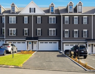 7 Elise Ave, Londonderry, New Hampshire, 3 Bedrooms Bedrooms, 7 Rooms Rooms,2.5 BathroomsBathrooms,Residential Lease,For Rent,Elise Ave,73464060