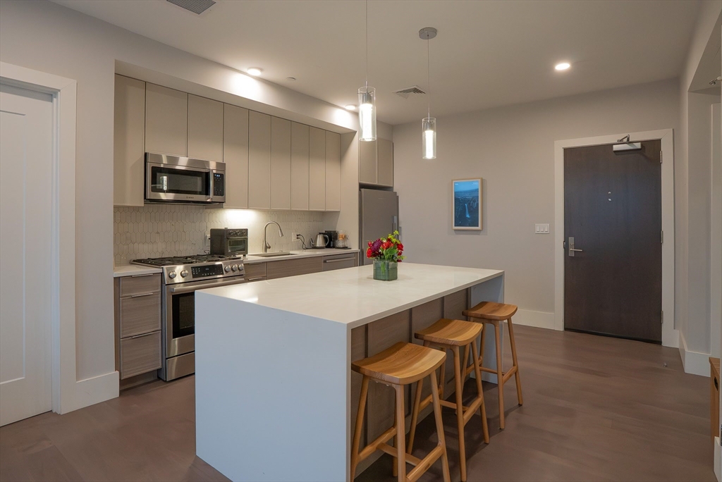 3193 Washington Street, Boston, Massachusetts, 2 Bedrooms Bedrooms, 4 Rooms Rooms,2 BathroomsBathrooms,Residential Lease,For Rent,Washington Street,73464075