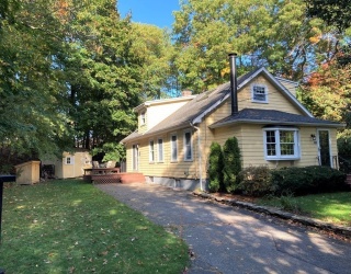 751 Central Ave, Needham, Massachusetts, 3 Bedrooms Bedrooms, 7 Rooms Rooms,2 BathroomsBathrooms,Residential Lease,For Rent,Central Ave,73464086