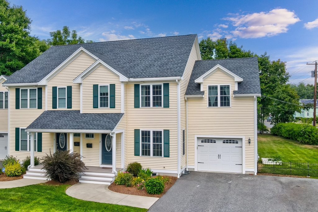 3 Hawthorne St, Woburn, Massachusetts, 3 Bedrooms Bedrooms, 7 Rooms Rooms,3 BathroomsBathrooms,Residential Lease,For Rent,Hawthorne St,73464090