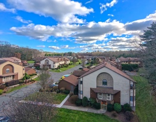 2 Pine Grove Dr, South Hadley, Massachusetts, 2 Bedrooms Bedrooms, 4 Rooms Rooms,1.5 BathroomsBathrooms,Residential,For Sale,Pine Grove Dr,73457783