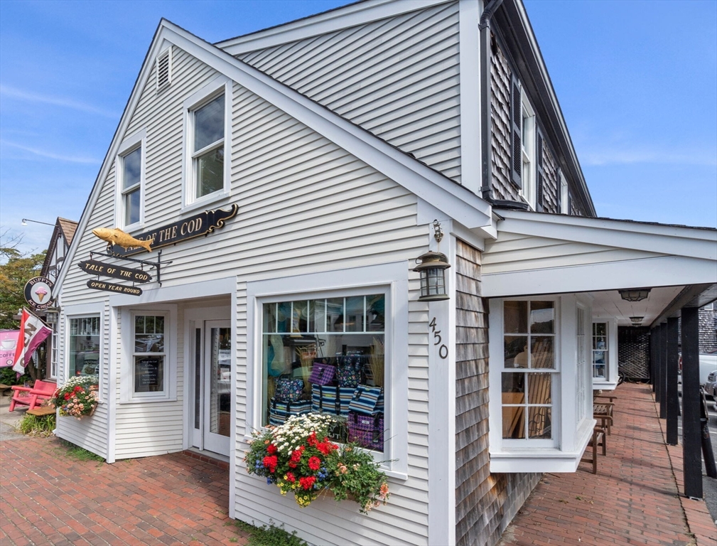 450 Main Street, Chatham, Massachusetts, 5 Bedrooms Bedrooms, 20 Rooms Rooms,5.5 BathroomsBathrooms,Residential Income,For Sale,Main Street,73423305