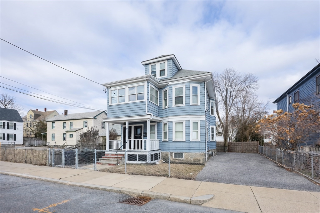 27-29 Brookvale St, Boston, Massachusetts, 6 Bedrooms Bedrooms, 13 Rooms Rooms,3 BathroomsBathrooms,Residential Income,For Sale,Brookvale St,73460901