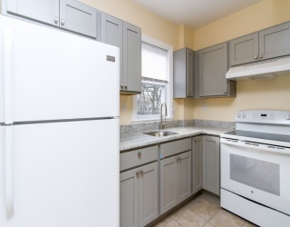 3 Atlantic Ave, Attleboro, Massachusetts, 3 Bedrooms Bedrooms, 5 Rooms Rooms,1 BathroomBathrooms,Residential Lease,For Rent,Atlantic Ave,73464163