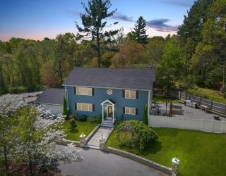 851 Forest St, North Andover, Massachusetts, 3 Bedrooms Bedrooms, 9 Rooms Rooms,3.5 BathroomsBathrooms,Residential,For Sale,Forest St,73462919