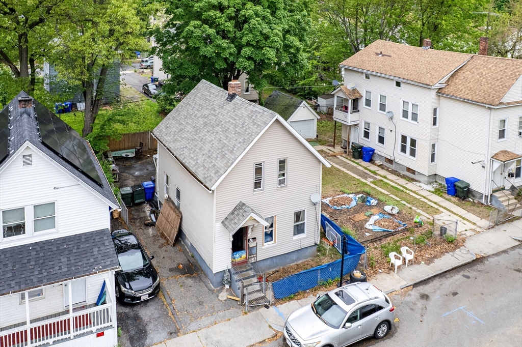 42 Queen Street, Springfield, Massachusetts, 3 Bedrooms Bedrooms, 6 Rooms Rooms,1.5 BathroomsBathrooms,Residential,For Sale,Queen Street,73380478