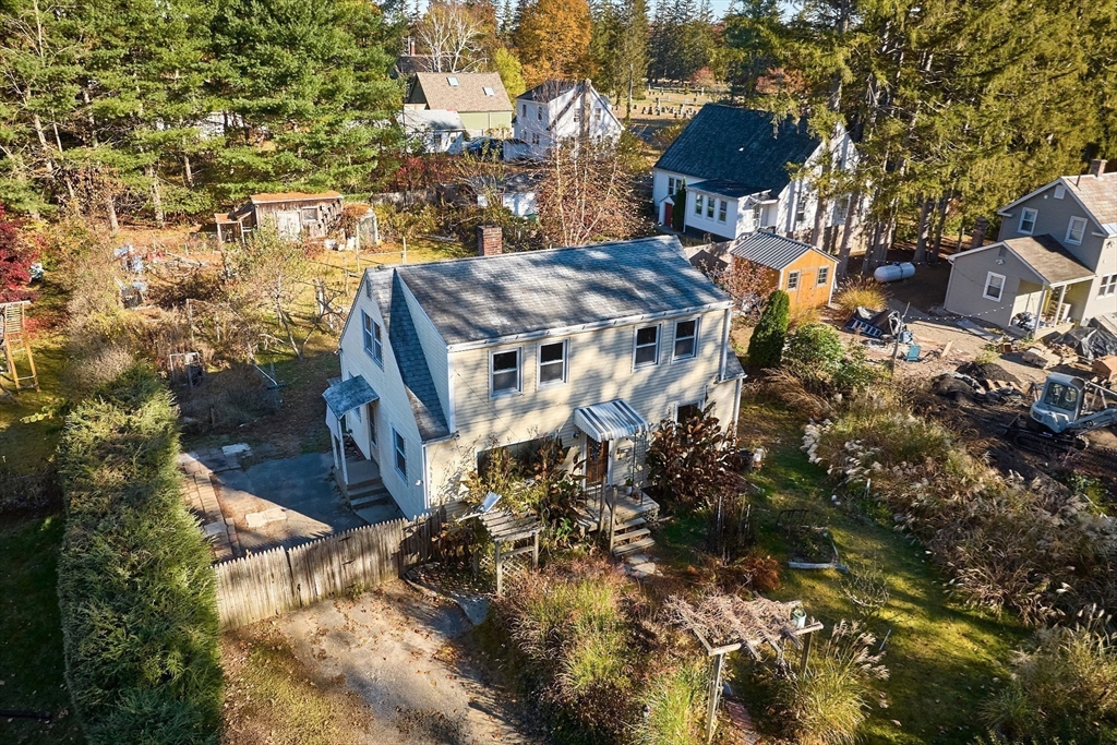 5 Lownds Ave, Easthampton, Massachusetts, 3 Bedrooms Bedrooms, 6 Rooms Rooms,1 BathroomBathrooms,Residential,For Sale,Lownds Ave,73448464
