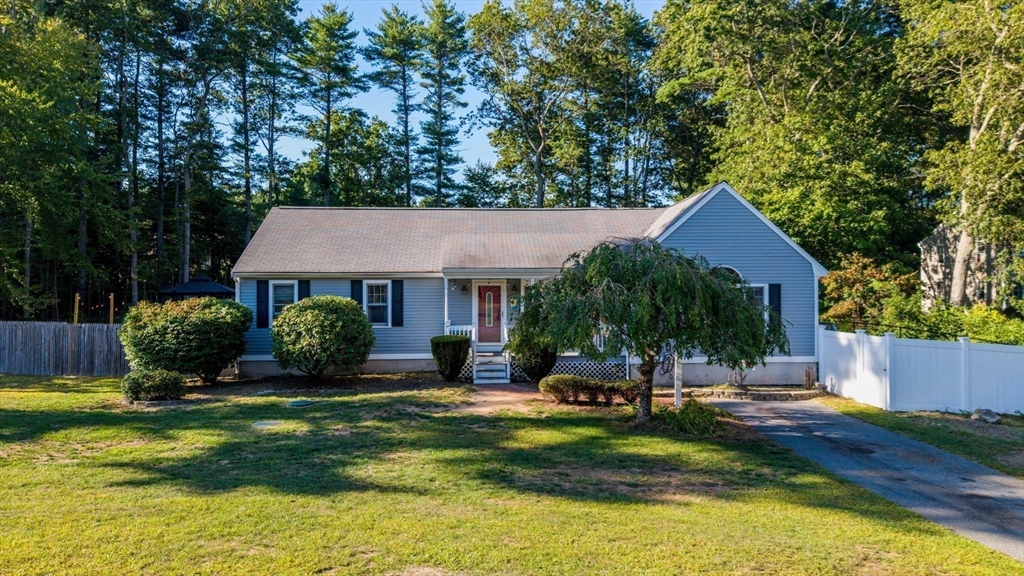 25 Wintergreen Ln, Taunton, Massachusetts, 4 Bedrooms Bedrooms, 7 Rooms Rooms,2 BathroomsBathrooms,Residential,For Sale,Wintergreen Ln,73427142