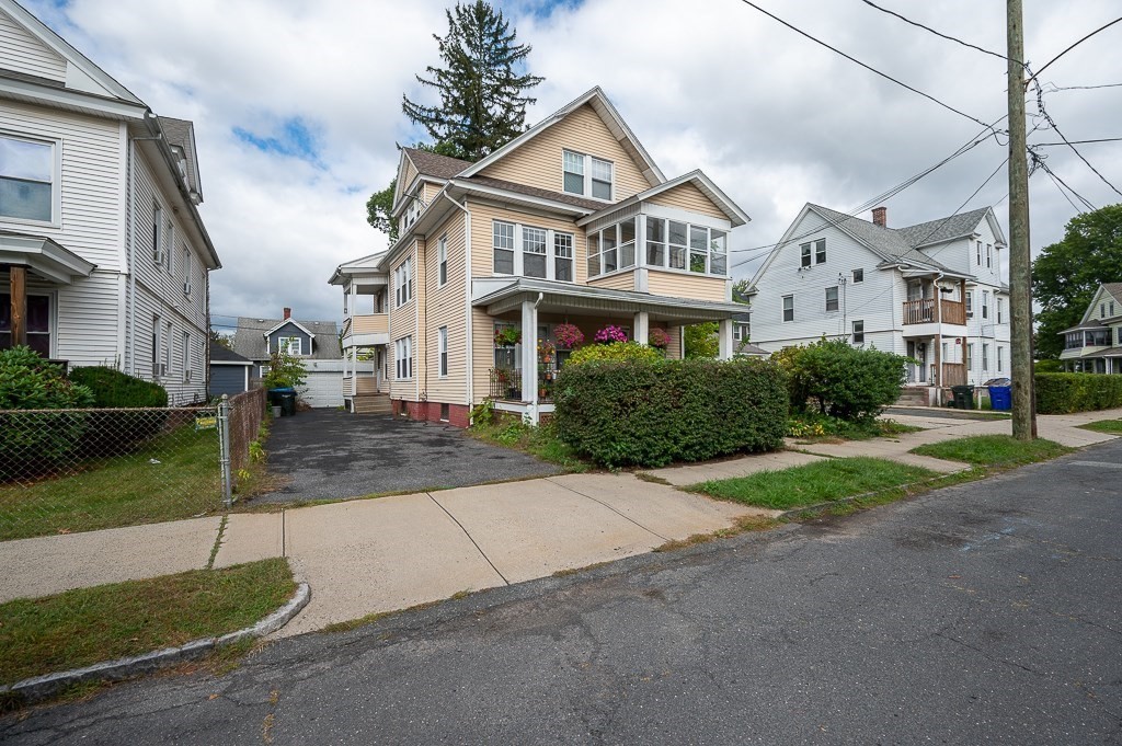 12 Prescott St, Springfield, Massachusetts, 6 Bedrooms Bedrooms, 14 Rooms Rooms,3 BathroomsBathrooms,Residential Income,For Sale,Prescott St,73436968