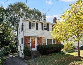 103 N Hancock St, Lexington, Massachusetts, 3 Bedrooms Bedrooms, 6 Rooms Rooms,1.5 BathroomsBathrooms,Residential,For Sale,N Hancock St,73446451