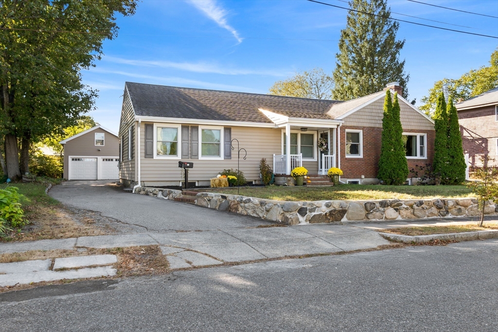 11 Wilson Avenue, Wakefield, Massachusetts, 4 Bedrooms Bedrooms, 7 Rooms Rooms,2 BathroomsBathrooms,Residential,For Sale,Wilson Avenue,73458612