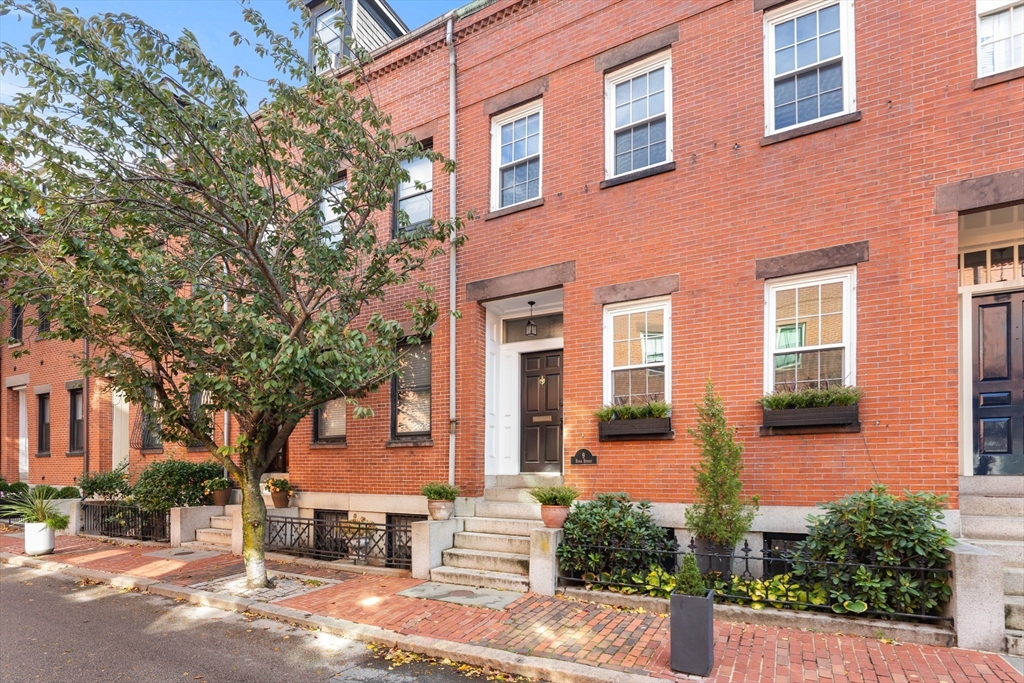 9 Bond St, Boston, Massachusetts, 3 Bedrooms Bedrooms, 9 Rooms Rooms,3 BathroomsBathrooms,Residential,For Sale,Bond St,73393308
