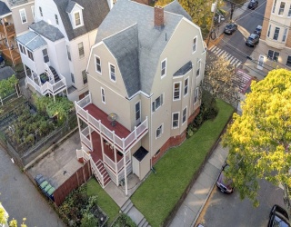 105 Central St, Somerville, Massachusetts, 8 Bedrooms Bedrooms, 14 Rooms Rooms,2 BathroomsBathrooms,Residential Income,For Sale,Central St,73444124