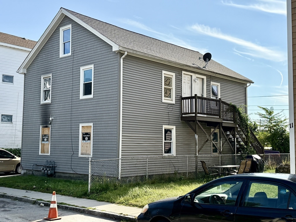 7 Lodi St, Worcester, Massachusetts, 4 Bedrooms Bedrooms, 13 Rooms Rooms,3 BathroomsBathrooms,Residential Income,For Sale,Lodi St,73427902