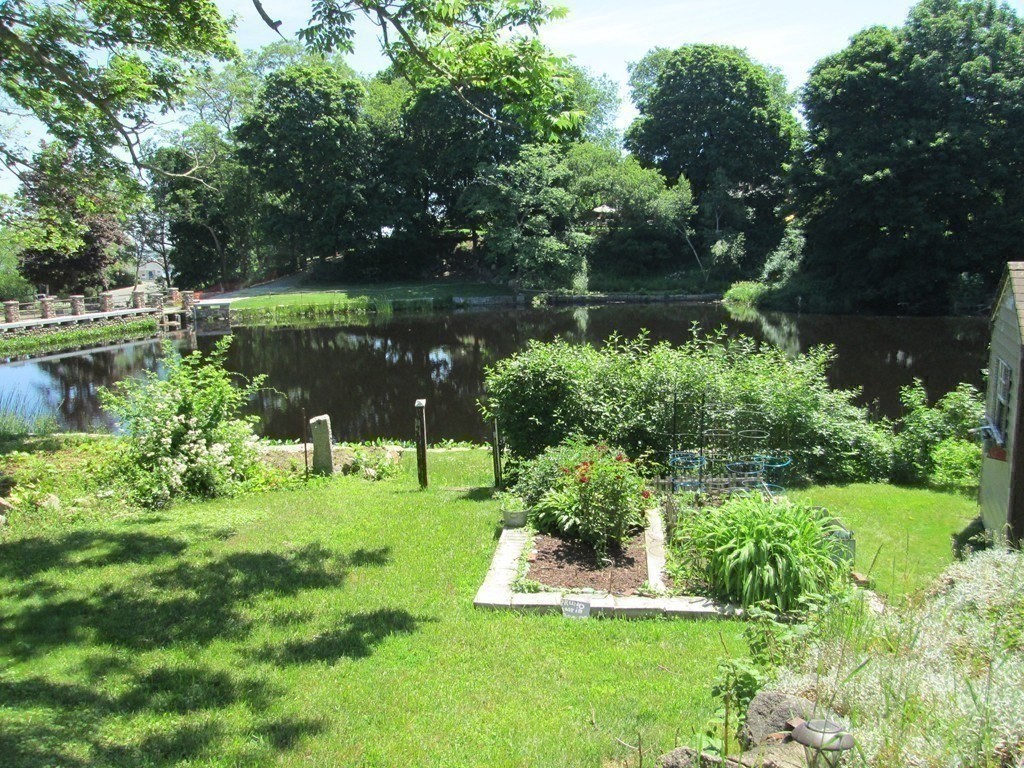 25 1/2 King Street, Rockport, Massachusetts, 2 Rooms Rooms,1 BathroomBathrooms,Residential Lease,For Rent,King Street,73464286