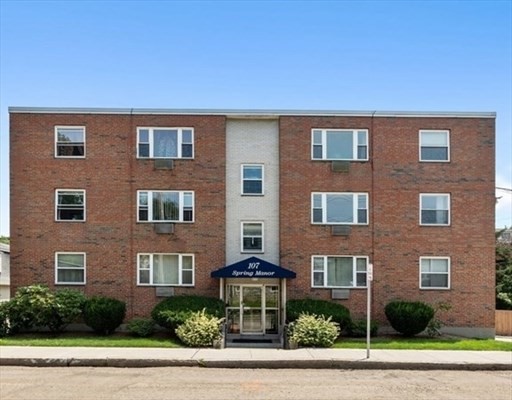 107 Spring Street, Watertown, Massachusetts, 2 Bedrooms Bedrooms, 5 Rooms Rooms,1 BathroomBathrooms,Residential Lease,For Rent,Spring Street,73464256