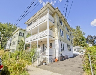 21 Tourtelotte Ave, Chicopee, Massachusetts, 9 Bedrooms Bedrooms, 15 Rooms Rooms,3 BathroomsBathrooms,Residential Income,For Sale,Tourtelotte Ave,73427379