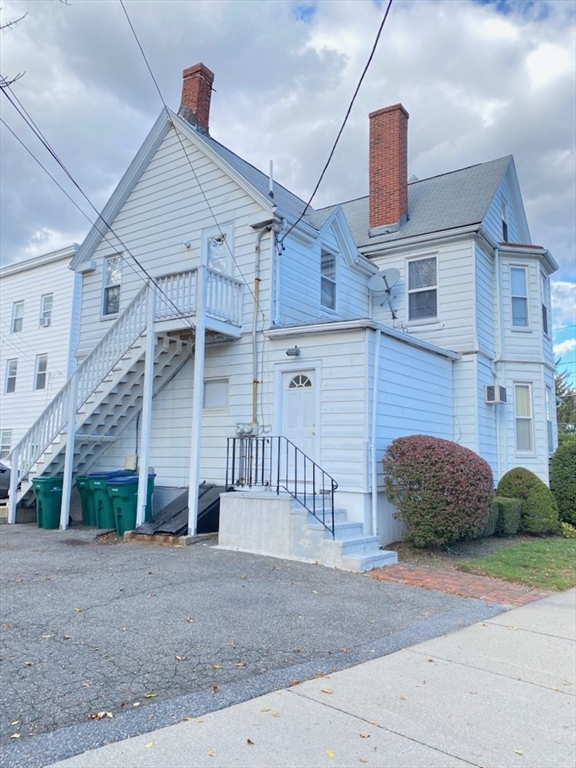 381 Broadway, Lynn, Massachusetts, 3 Bedrooms Bedrooms, 7 Rooms Rooms,1 BathroomBathrooms,Residential Lease,For Rent,Broadway,73464364
