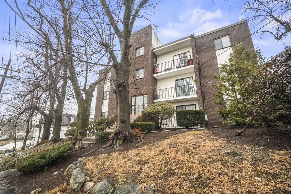 24 South St, Quincy, Massachusetts, 1 Bedroom Bedrooms, 4 Rooms Rooms,1 BathroomBathrooms,Residential,For Sale,South St,73464378