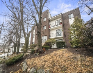 24 South St, Quincy, Massachusetts, 1 Bedroom Bedrooms, 4 Rooms Rooms,1 BathroomBathrooms,Residential,For Sale,South St,73464378