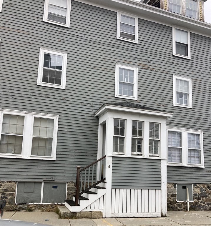 4 Market Square, Marblehead, Massachusetts, 2 Bedrooms Bedrooms, 4 Rooms Rooms,1 BathroomBathrooms,Residential Lease,For Rent,Market Square,73464339