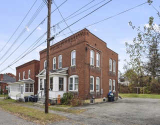 40-42 Pembroke Ave, Pittsfield, Massachusetts, 4 Bedrooms Bedrooms, 8 Rooms Rooms,2.5 BathroomsBathrooms,Residential Income,For Sale,Pembroke Ave,73452333