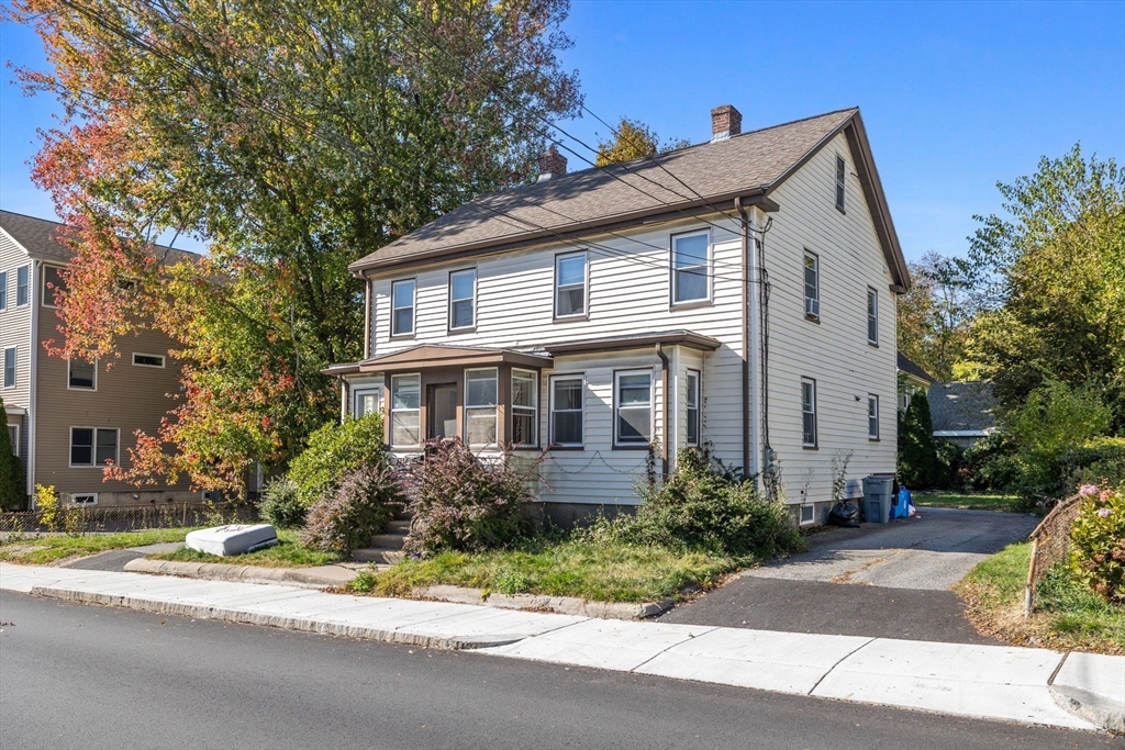 88 Hammond Street, Waltham, Massachusetts, 4 Bedrooms Bedrooms, 10 Rooms Rooms,2 BathroomsBathrooms,Residential Income,For Sale,Hammond Street,73462215