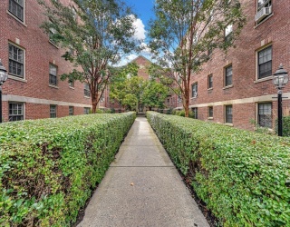 58 Elm St, Worcester, Massachusetts, 2 Bedrooms Bedrooms, 5 Rooms Rooms,1 BathroomBathrooms,Residential,For Sale,Elm St,73453826