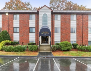 1710 Skyline Dr, Lowell, Massachusetts, 2 Bedrooms Bedrooms, 4 Rooms Rooms,1 BathroomBathrooms,Residential,For Sale,Skyline Dr,73447031