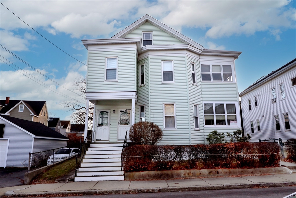 246-248 Shaw St, Lowell, Massachusetts, 6 Bedrooms Bedrooms, 13 Rooms Rooms,2 BathroomsBathrooms,Residential Income,For Sale,Shaw St,73459951