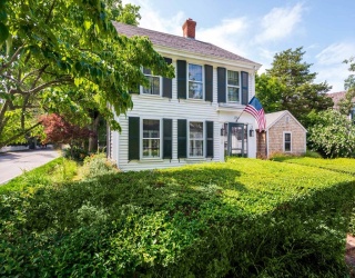 2 Green Ave, Edgartown, Massachusetts, 4 Bedrooms Bedrooms, 7 Rooms Rooms,3.5 BathroomsBathrooms,Residential,For Sale,Green Ave,73464407